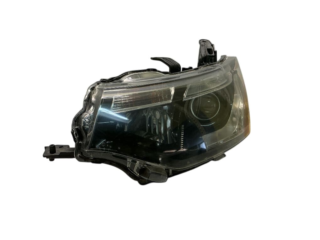 MITSUBISHI 8301C205 Headlight left MITSUBISHI OUTLANDER III (GG, GF, ZJ, ZK, ZL) (2012-2021)