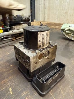 CHRYSLER P04721601AI 04721601AI ABS hydraulic unit / pump CHRYSLER VOYAGER V (RT) (2007-2016) — thumbnail 2
