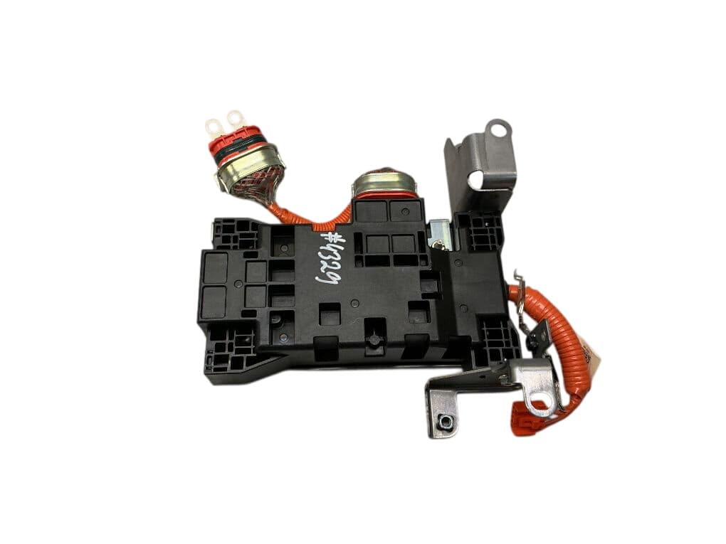 MITSUBISHI 9499F056 Fuse box MITSUBISHI OUTLANDER III (GG, GF, ZJ, ZK, ZL) (2012-2021)