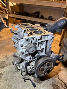 VOLVO D5204T7 Engine Cylinder Block VOLVO S60 II / V60 I (2010-2018) — thumbnail 2