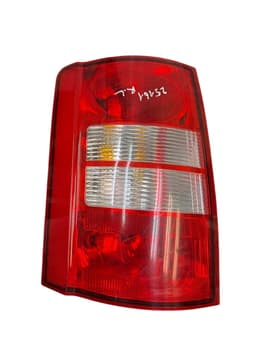 CHRYSLER Tail light left CHRYSLER VOYAGER V (RT) (2007-2016) — thumbnail 1