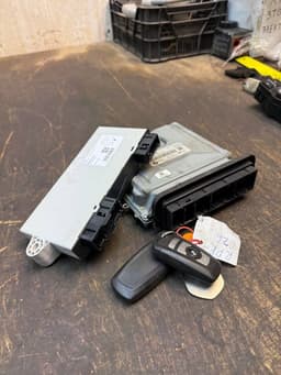BMW 61359226132 9226132 0281017081 8511385 Engine ECU immo kit / set BMW 5 (F10, F11) (2010-2017) — thumbnail 2