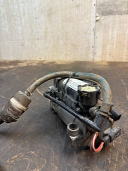 MERCEDES-BENZ A2203200104 A2113200304 Air Suspension Compressor MERCEDES-BENZ S-CLASS (W220) (1998-2005) — thumbnail 3