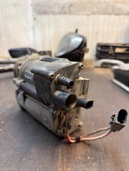 BMW 37206868998 6868998 Air Suspension Compressor BMW X5 (F15, F85) (2012-2018) — thumbnail 2