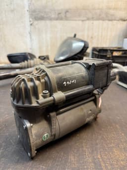 BMW 37206868998 6868998 Air Suspension Compressor BMW X5 (F15, F85) (2012-2018) — thumbnail 3