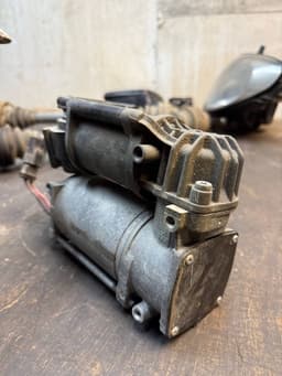 BMW 37206868998 6868998 Air Suspension Compressor BMW X5 (F15, F85) (2012-2018) — thumbnail 4
