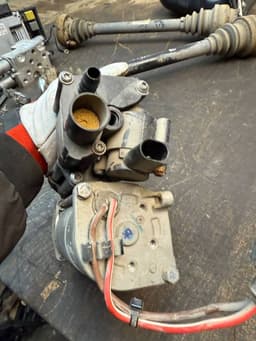 BMW 37206868998 6868998 Air Suspension Compressor BMW X5 (F15, F85) (2012-2018) — thumbnail 8