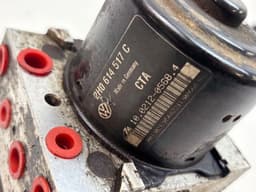 VW 28529082073 28.5290-8207.3 10021210084 10092903183 10061934971 10.0212-1008.4 10.0929-0318.3 10.0619-3497.1 ABS hydraulic unit / pump VW AMAROK (2H_, S1B) (2010-2022) — thumbnail 3