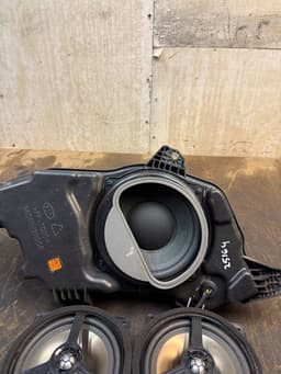 HYUNDAI 963702W600 933604Z200 963614Z200 96330B8200 96340B8200 96310B8200 963802W200 Set of loudspeakers HYUNDAI SANTA FE III (DM) (2012-2018) — thumbnail 6