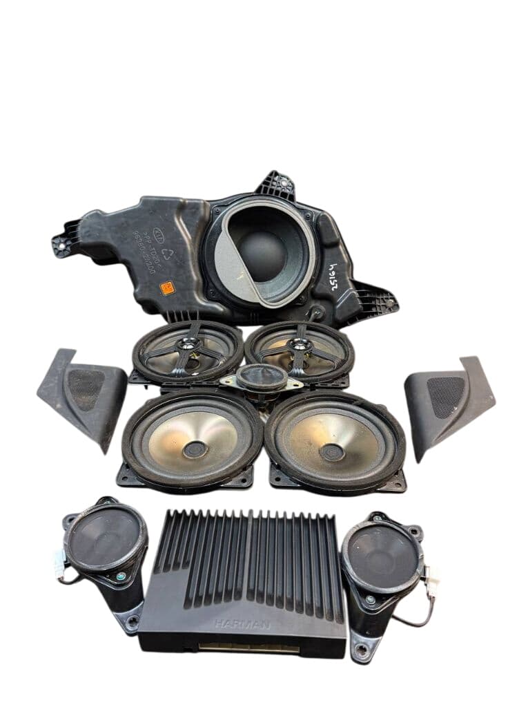 HYUNDAI 963702W600 933604Z200 963614Z200 96330B8200 96340B8200 96310B8200 963802W200 Set of loudspeakers HYUNDAI SANTA FE III (DM) (2012-2018)