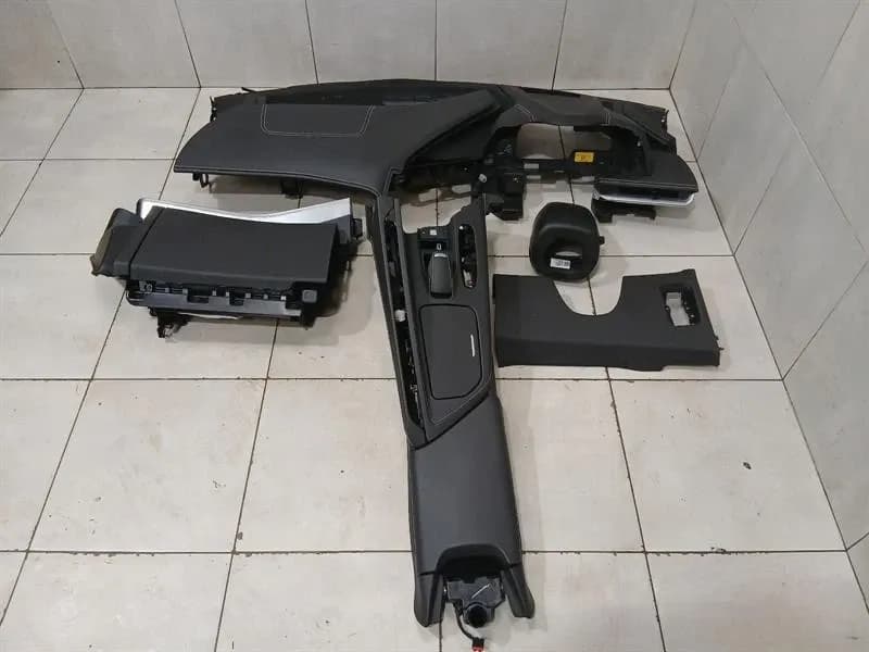 CHEVROLET Chevrolet Corvette C8 Dashboard Set For RHD Car With Centre Console RIGHT HAND DRIVE