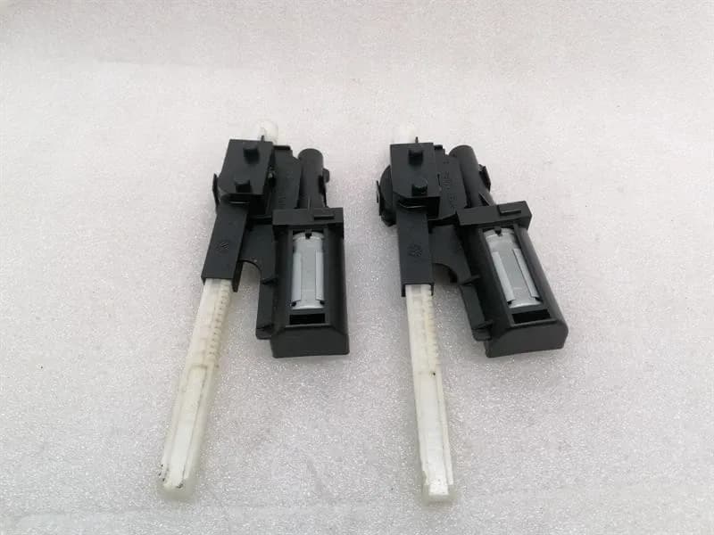 Mercedes CL W216 Headrest Engine Set A2158200642 Headrest Adjustment Motor