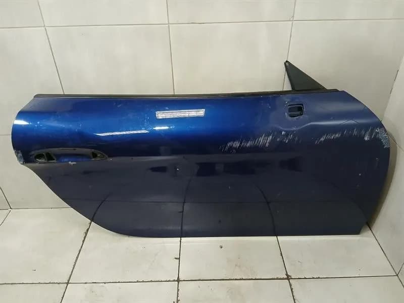 PORSCHE Porsche Cayman 718 GT4 right front door 982831052AY door front right FAULTY