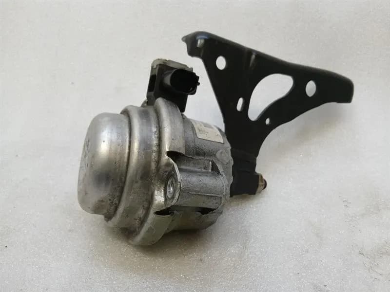 Porsche Cayman 718 GT4 engine mount 98137505982 engine mount right bracket