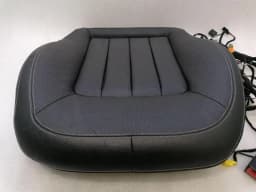 MERCEDES-BENZ Mercedes CLS W218 left lower seat cushion A2189100950 seat cushion vented — thumbnail 2