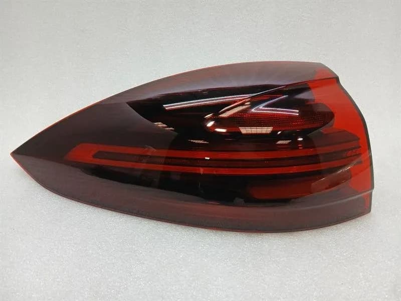 PORSCHE Porsche Cayenne 958 92A right rear light 7P5945207N toned tail light rear R