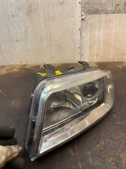 AUDI Headlight left AUDI A4 (B5) (1994-2001) — thumbnail 3