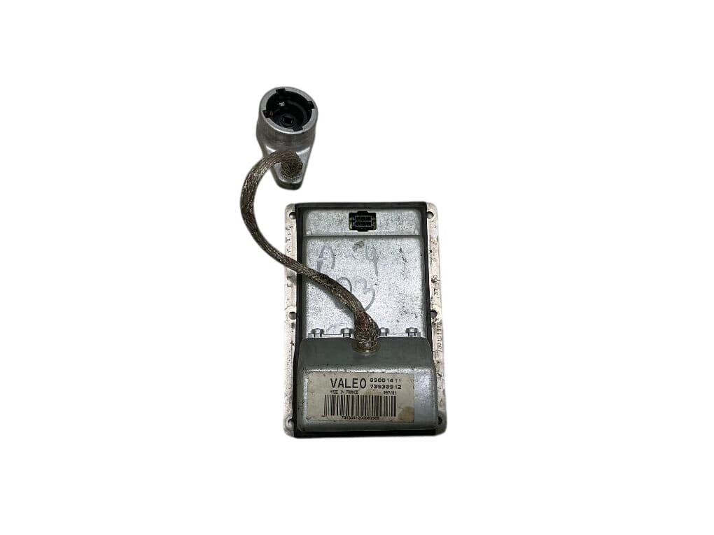 89001411 73930912 Xenon control unit right AUDI A4 (B6) (2000-2004)