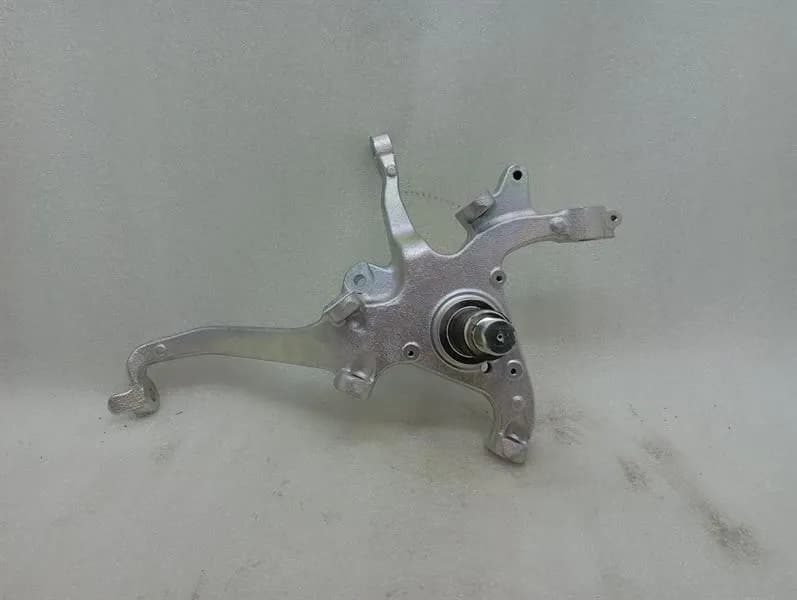 Maybach 62 V240 Left Front Hub A2403321301 Wheel Bearing Housing Front Left