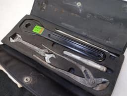 MAYBACH Maybach 62 V240 Tool Kit A2405850001 Tool Kit — thumbnail 5