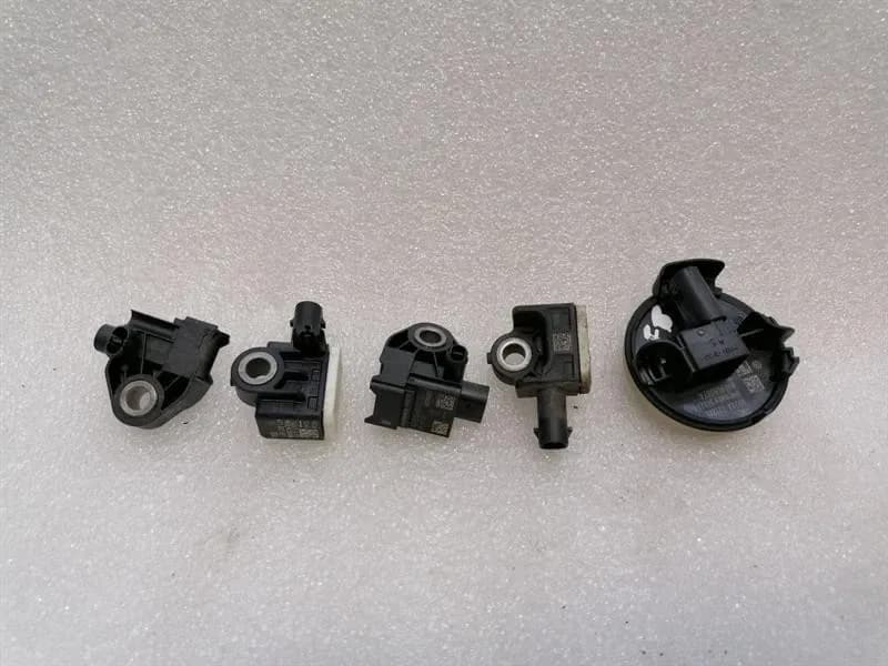 Porsche Taycan 9J crash impact sensor set 4N0959651D crash impact sensor