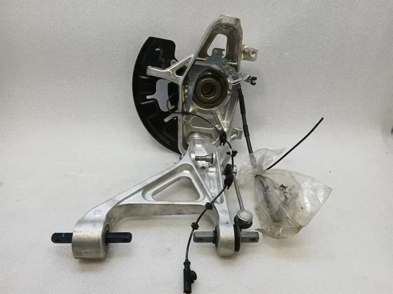 Ferrari 812 Superfast F152M Right Front Hub 328040 Wheel Bearing Housing Front Right