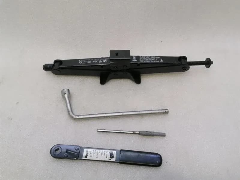 BENTLEY Bentley Arnage T Tool Kit UT14306PA Tool Kit UR27362