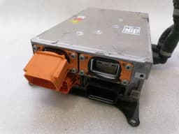 PORSCHE Porsche Taycan 9J high-voltage charger 5QE915684CR charger high-voltage battery — thumbnail 3