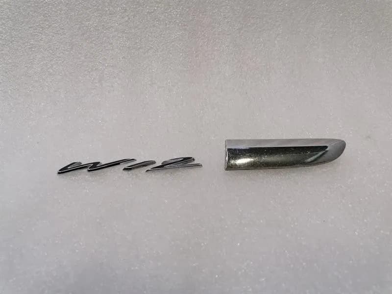 BENTLEY Bentley Continental GT W12 Right Wing Molding 3W8853518Q Emblems 3W8853675D