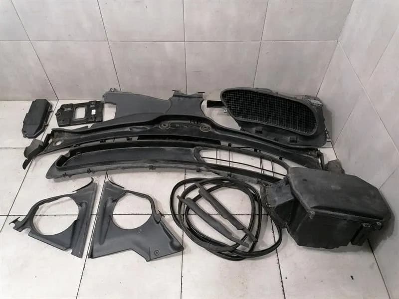 Maybach 57 W240 Engine Bay Plastic Trim A2408300028 Engine Cover LHD