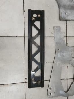 ASTON MARTIN Aston Martin Vanquish AM310 Undertray Underbody Trim 9G43-11262 — thumbnail 3