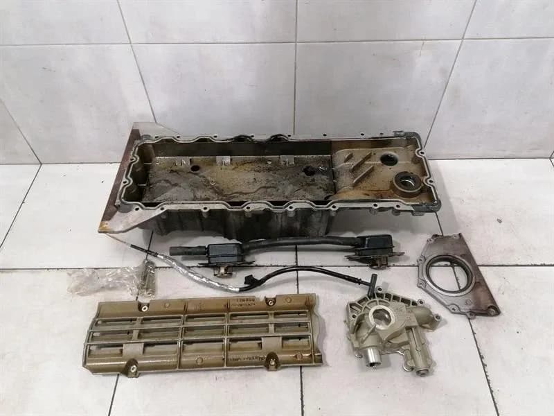 ASTON MARTIN Aston Martin Rapide 10-14 Oil Sump CD33-6675-CC Oil Pan