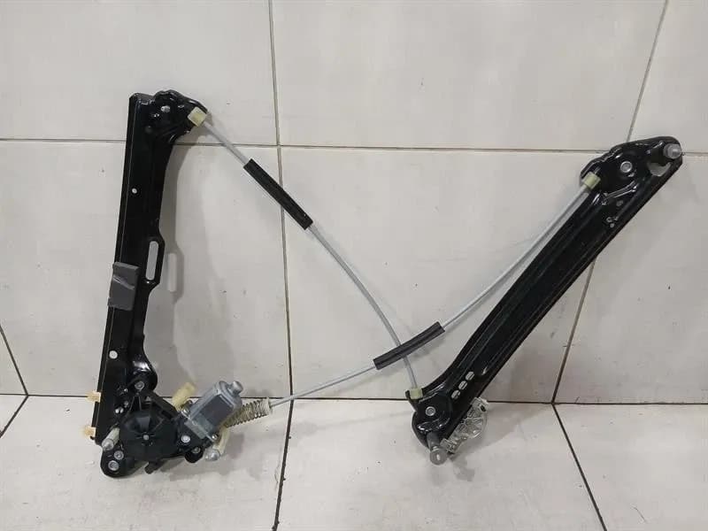 PORSCHE Porsche 911 992 GT3 Right Front Door Winder 992837402 Window Regulator Front Right