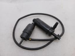 FERRARI Ferrari California T F149 14-17 washer fluid pump 81632900 washer water pump — thumbnail 1