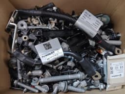 PORSCHE PORSCHE 911 992 SCREWS BOLTS FROM ONE CAR SET BOLTS — thumbnail 4