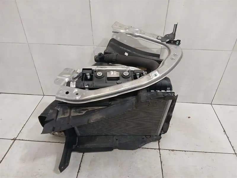 CHEVROLET Chevrolet Corvette C8 Left Radiator Pack 84739203 LEFT Radiator Pack