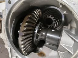 ASTON MARTIN Aston Martin DB9 Volante Rear Diff AG43-4200-AB Rear Differential 9G43-4200-AB — thumbnail 5