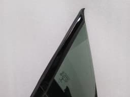 ASTON MARTIN Aston Martin Vanquish AM310 Right 1/4 Glass CD33-C262A36-BB Door Panel 1/4 Right — thumbnail 4