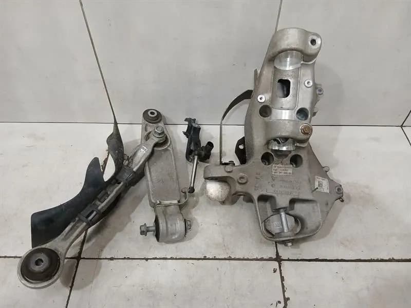 PORSCHE Porsche Cayman 718 GT4 Right Front Hub 99134195880 Wheel Bearing Housing Front Right
