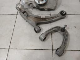 ASTON MARTIN Aston Martin Vanquish AM310 Right Front Hub AY93-3K186-AB Front Wheel Bearing Housing — thumbnail 2
