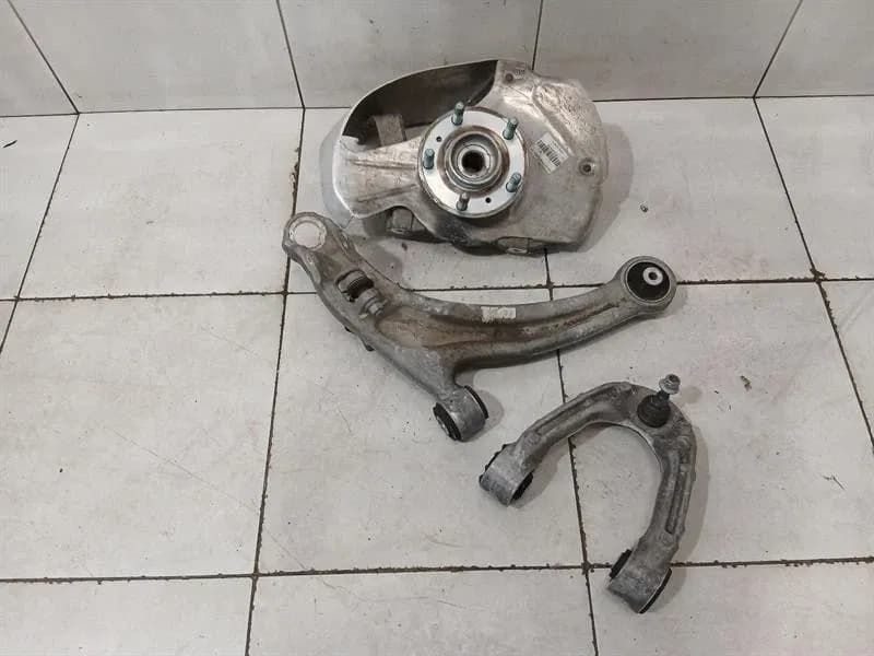 ASTON MARTIN Aston Martin Vanquish AM310 Right Front Hub AY93-3K186-AB Front Wheel Bearing Housing