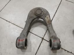 ASTON MARTIN Aston Martin Vanquish AM310 Right Front Hub AY93-3K186-AB Front Wheel Bearing Housing — thumbnail 4