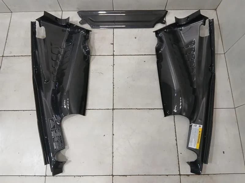 FERRARI OEM FERRARI 488 PISTA F142M F142 OEM CARBON ENGINE BAY TRIM 86422600 86423100
