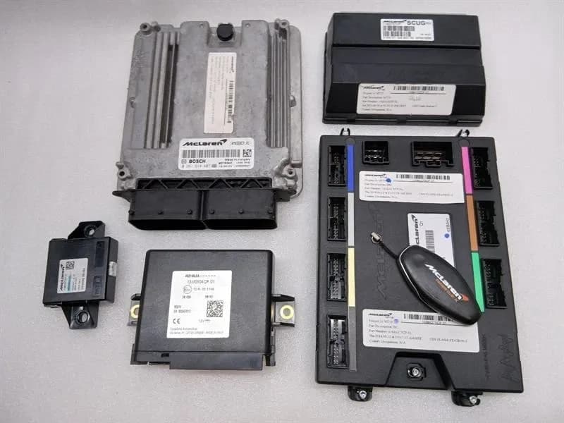McLaren 720S Coupe 4.0 V8 Engine ECU Set 14M0359CP Engine ECU Set