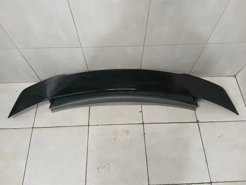 AUDI Audi R8 Type 42 5.2 V10 Coupe rear spoiler 420827933A rear spoiler