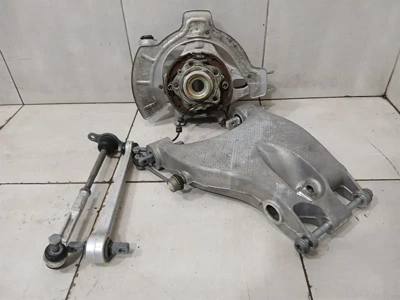 FERRARI Ferrari California T F149 Right Rear Hub 294851 F12 GTC4 Wheel Bearing Housing Rear