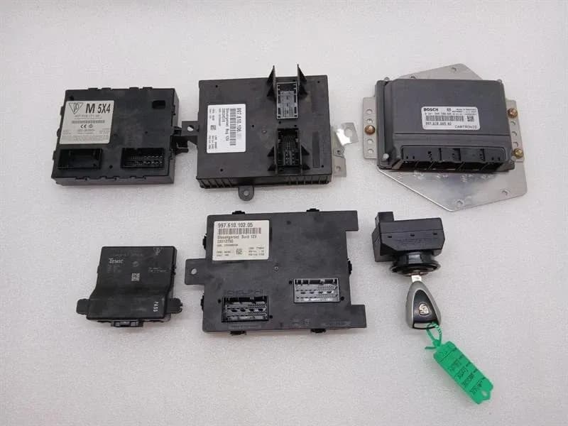 PORSCHE Porsche Boxster 987 Engine ECU SET 99761860302 Engine Control Unit SET 2.7 M9625