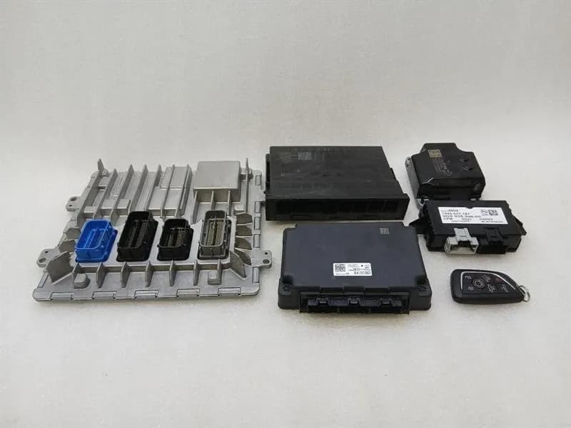 CHEVROLET CHEVROLET CORVETTE C8 Engine ECU 12711513 SET Engine Control Unit Z51 6.2L V8 SET