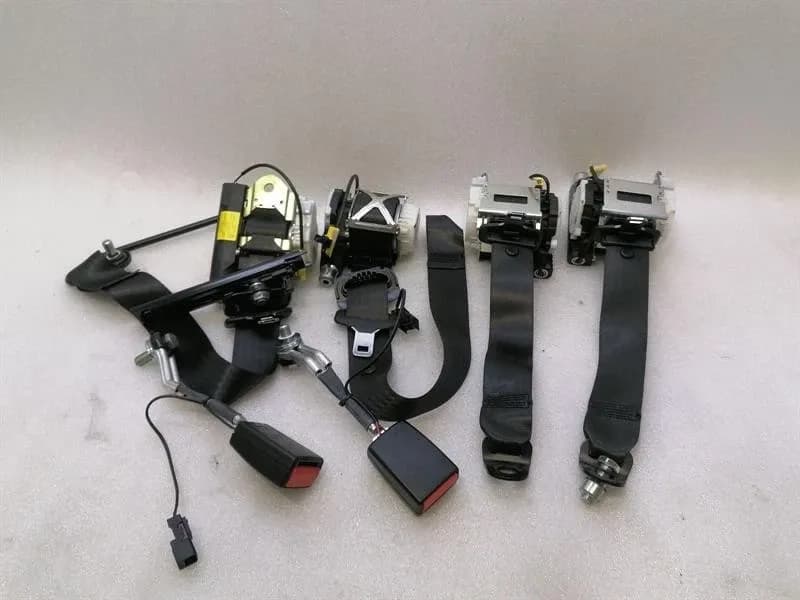 MASERATI Maserati Granturismo M145 Seatbelt Set 8709000 Seat Belt Set 866900