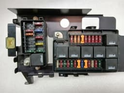 ASTON MARTIN Aston Martin Vanquish S 04-07 V12 Fuse Box 3R12-370533-AB Fuse Box — thumbnail 9